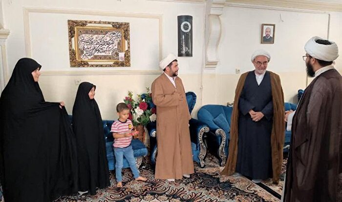 تجلیل از خانواده‌های روحانیون فعال حاشیه مشهد