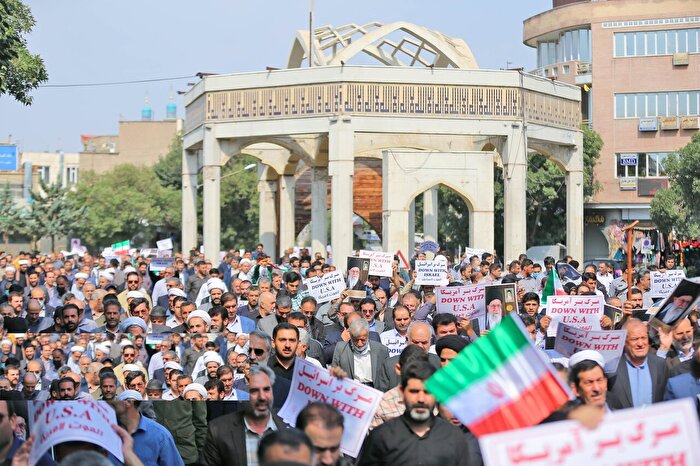 راهپیمایی مردم اردبیل در محکومیت آشوبگری هنجارشکنان
