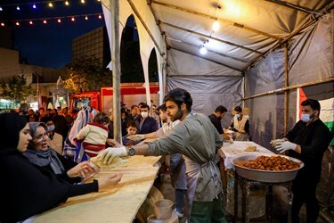 استقبال مردم از ضیافت افطاری فلسطینی چشم‌گیر بود