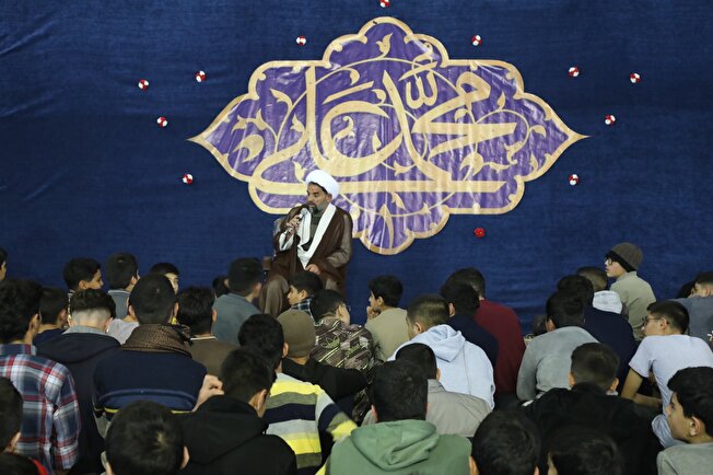 برگزاری اعتکاف دانش آموزی در مصلی امام خمینی شهرکرد