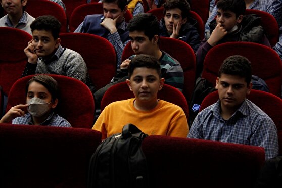 برگزاری جشن تکلیف و جشن انقلاب بیش از پانصد دانش آموز پسر در قزوین