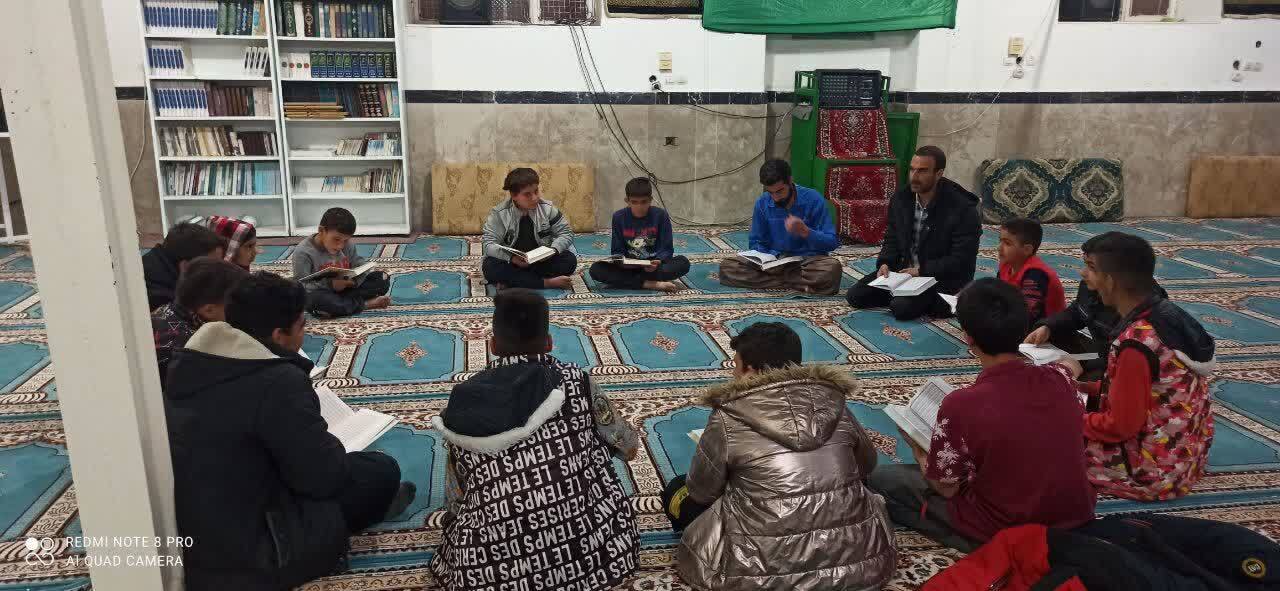 اجرای طرح قرآنی زندگی با آیه ها درمساجد، مدارس و ادارات شهرستان بدره 