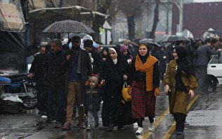 راهپیمایی بزرگ نیمه شعبان زیر بارش برف در اصفهان