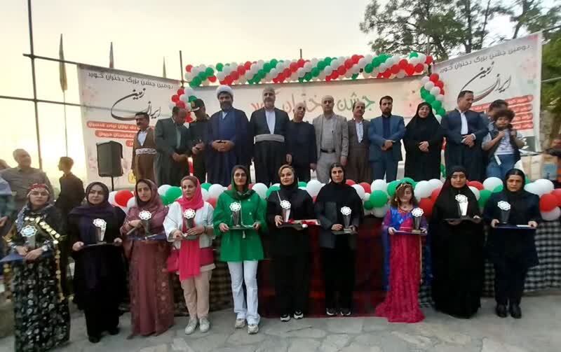 دومین همایش دختران کرد ایران زمین در شهرستان مریوان برگزار شد