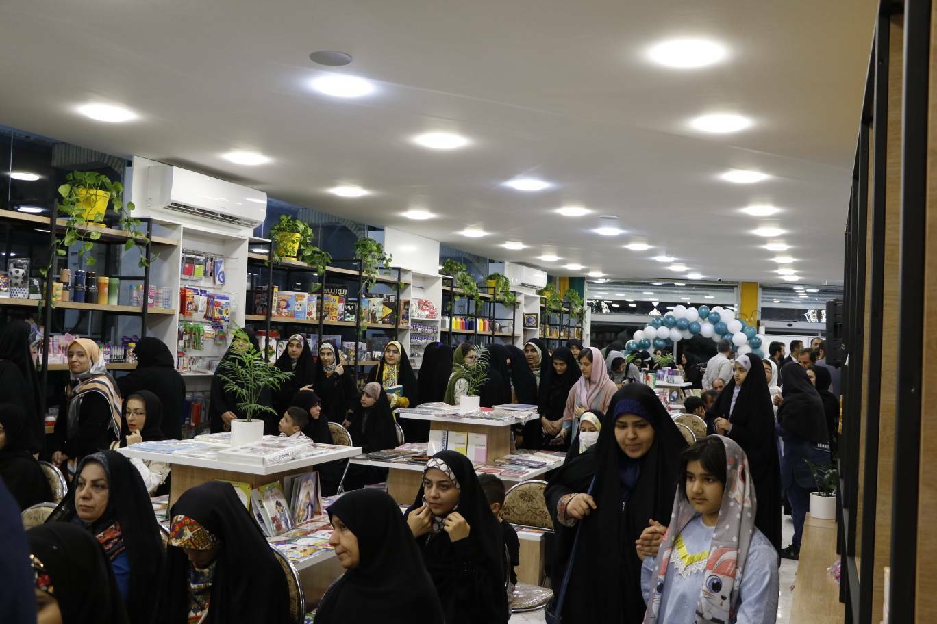 کتابشهر ایران با رونمایی یک کتاب به اهواز رسید
