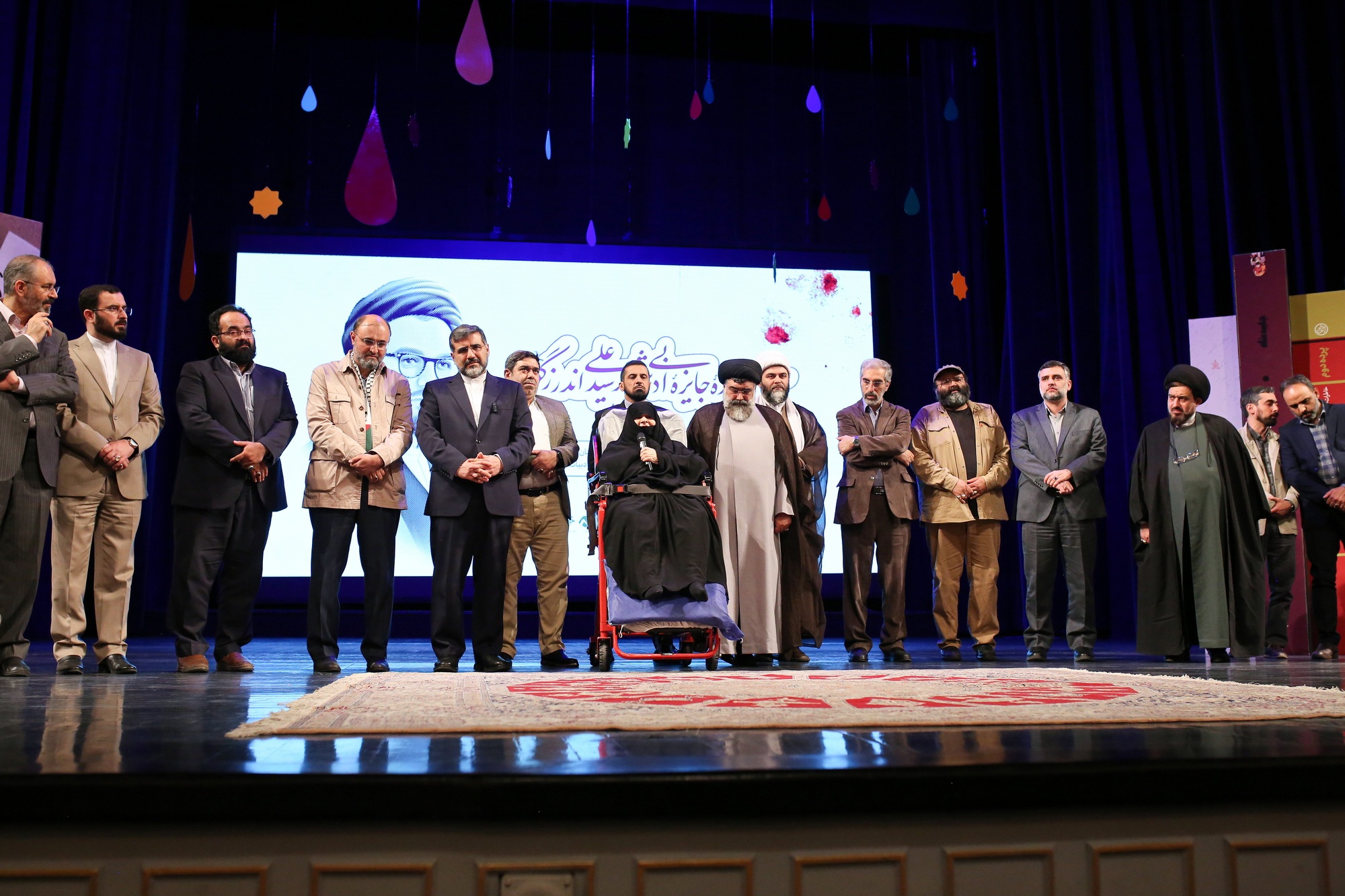 آیین اختتامیه و اهدای جوایز سومین دوره جایزه ادبی شهید اندرزگو برگزار شد