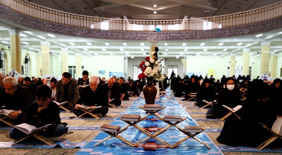 برگزاری محفل جزء خوانی روزانه قرآن در محل حسینیه امام خمینی (ره) همدان