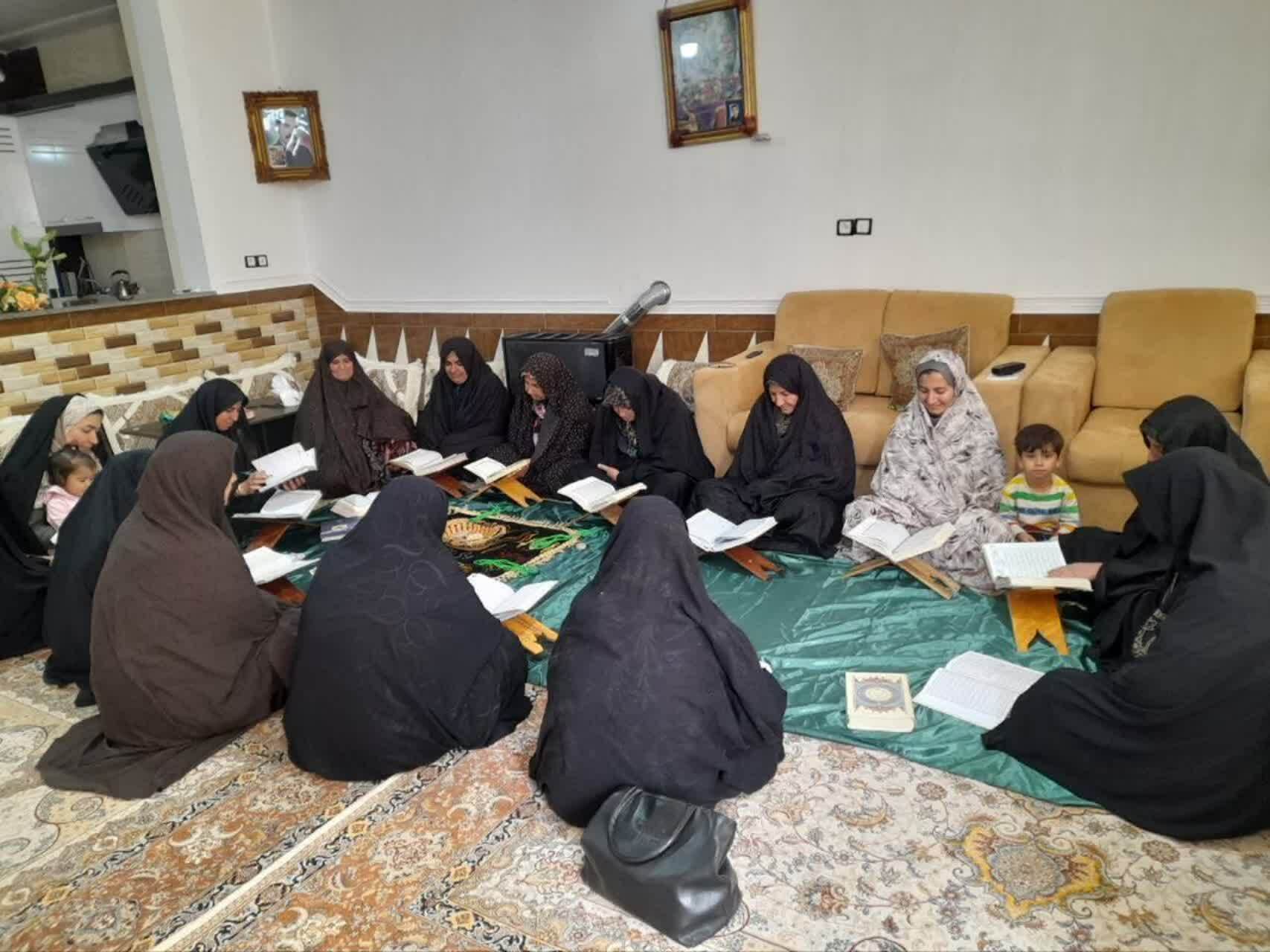 استقبال جلسات خانگی قرآن از طرح زندگی با آیه ها در شهرستان بدره 
