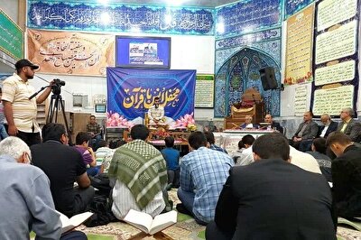 محفل انس با قرآن در روستای دُرّه کاشان برگزار شد