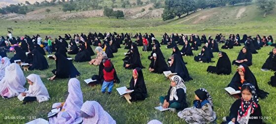 بزرگترین محفل قرآنی استانی در روستای تمنک