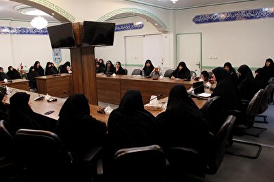 نشست صمیمی مبلغات استان قزوین با مسئول مبلغات سازمان تبلیغات اسلامی کشور