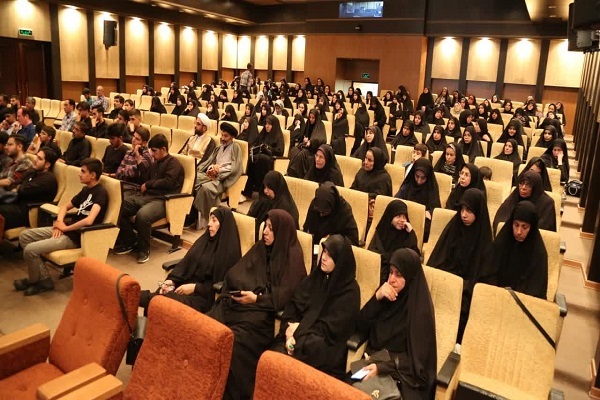 برگزیدگان مسابقه «زندگی با آیه‌ها» به مشهد مقدس اعزام شدند