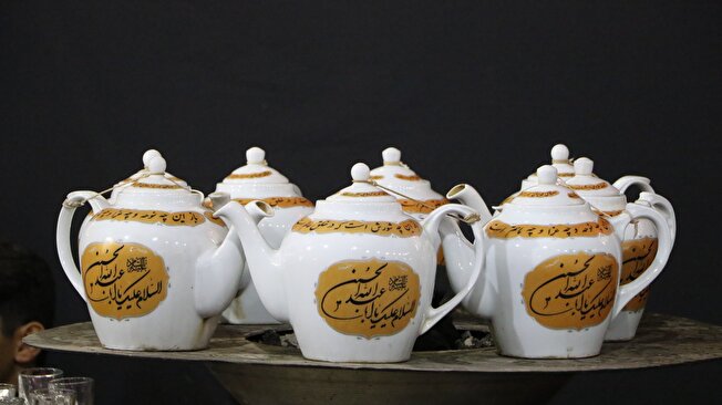 چایخانه‌ای با دکور خلاقانه و زیبا برای پذیرایی از عزاداران حسینی