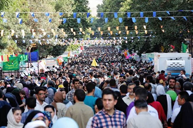 مهمونی ۱۰ کیلومتری غدیر در سراسر استان همدان
