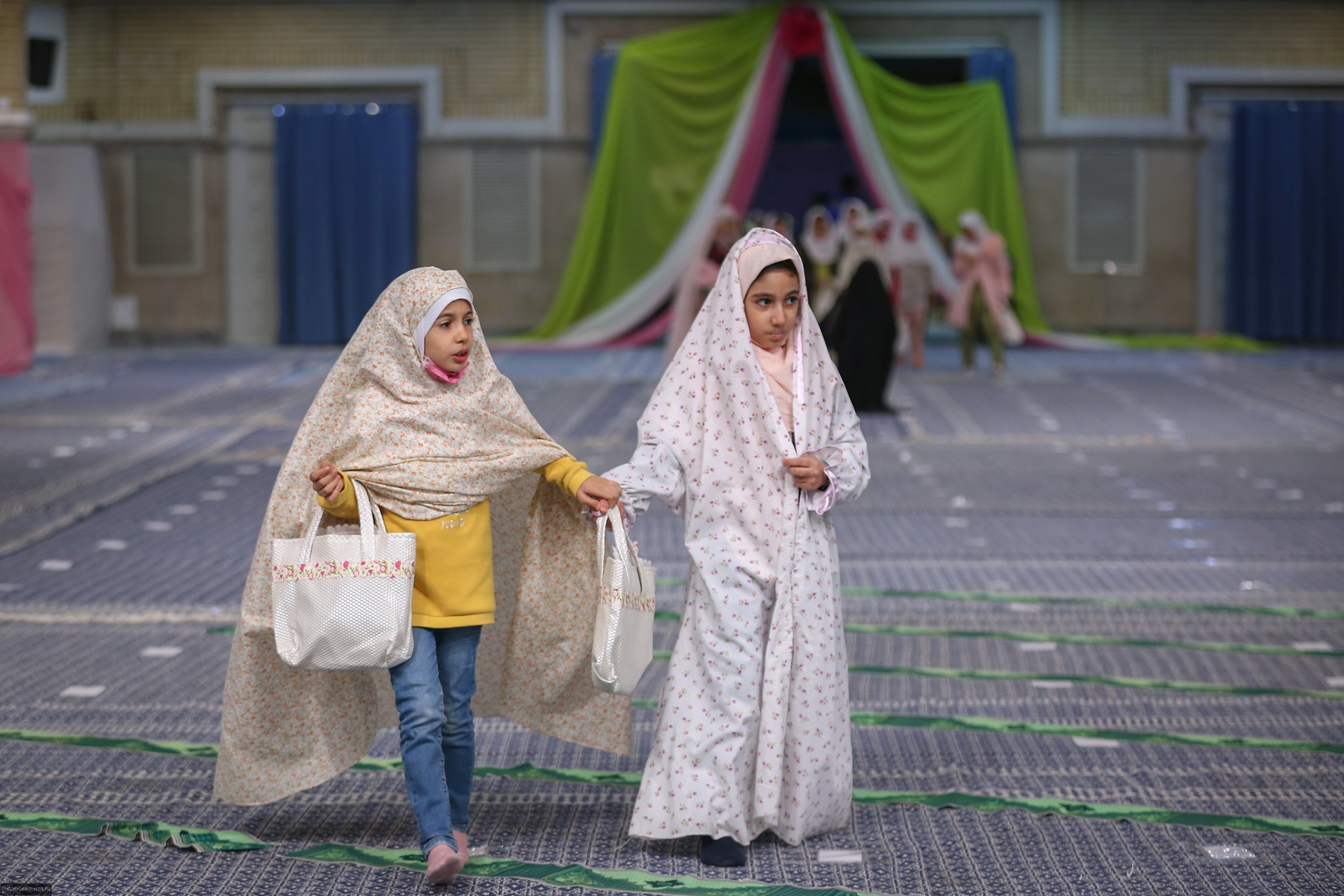 در حلقه لشکر فرشتگان