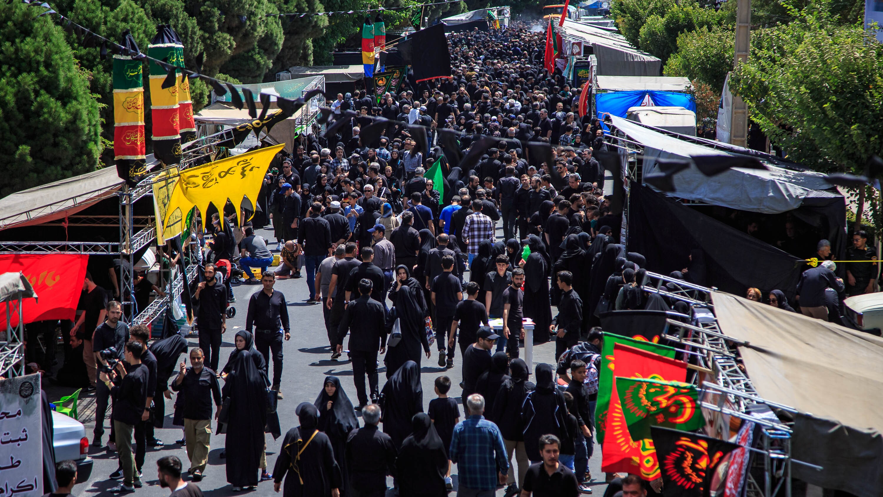 شکوه حضور عزاداران حسینی در مراسم «یوم العباس» کرج