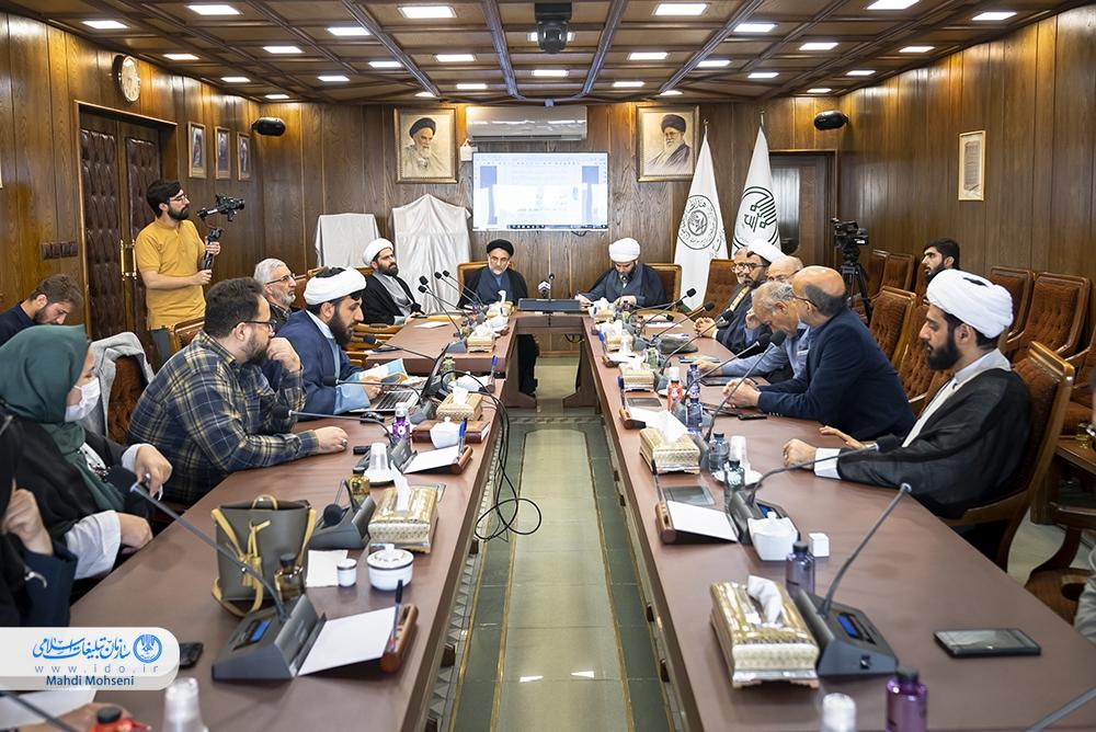 نشست رونمایی از دو کتاب مرتبط با حفظ موضوعی قرآن با نام «مستورا» برگزار شد.