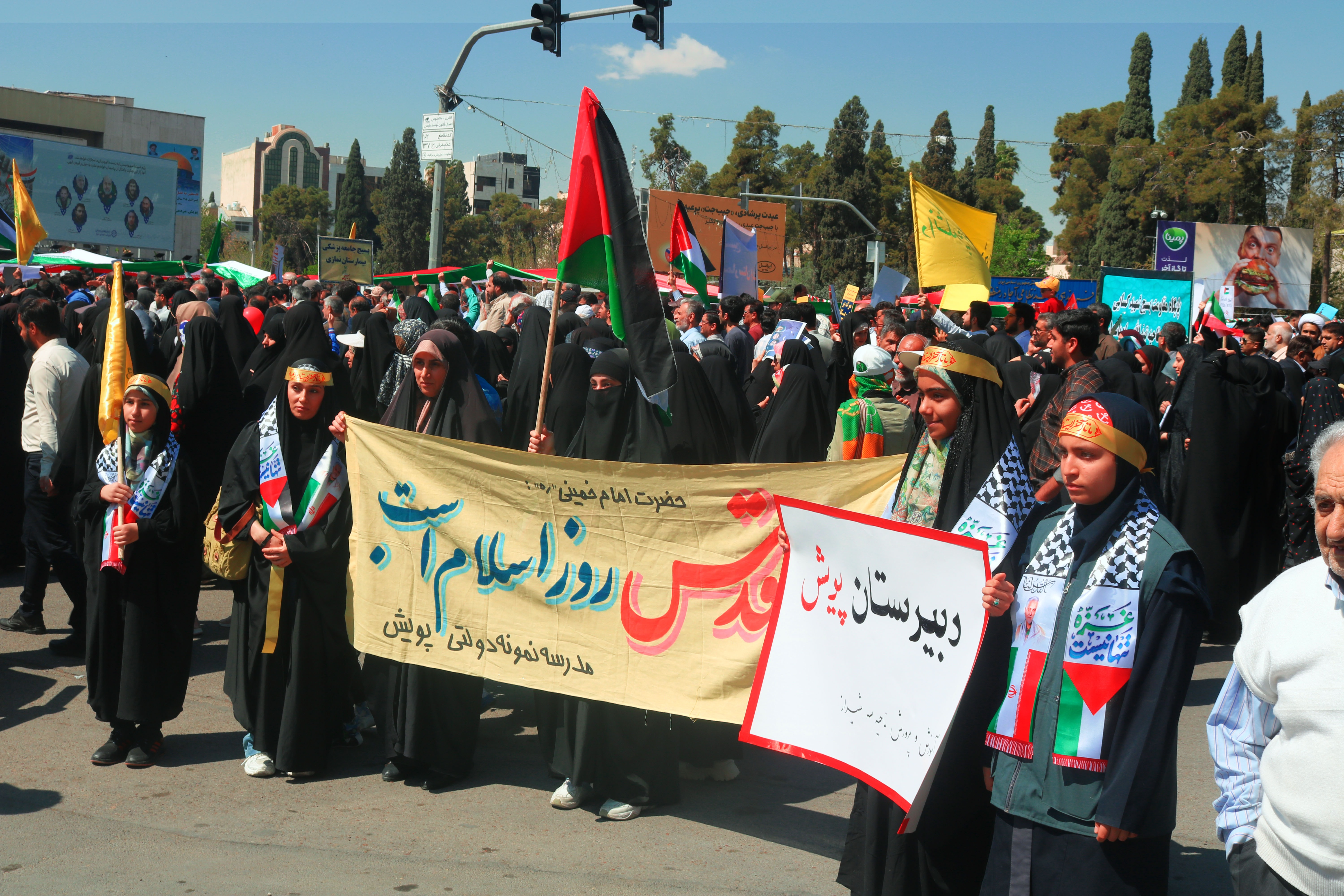 راهپیمایی روز جهانی قدس در آخرین روز ماه مبارک رمضان امسال نیز با شور و شکوه خاصی برگزار شد