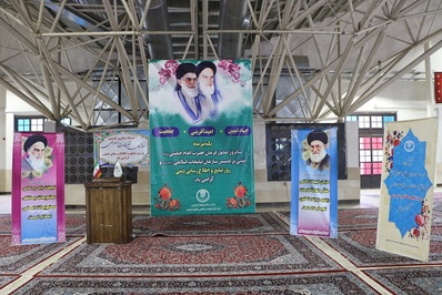 پرسنل اداره کل تبلیغات اسلامی با حضور در گلستان شهدا اصفهان با آرمان‌های شهدا تجدید میثاق کردند