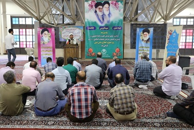 پرسنل اداره کل تبلیغات اسلامی با حضور در گلستان شهدا اصفهان با آرمان‌های شهدا تجدید میثاق کردند