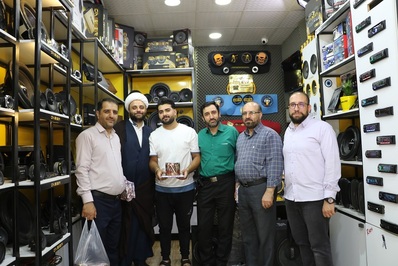 گپ و گفتگوی دوستانه با کسبه و مغازه داران