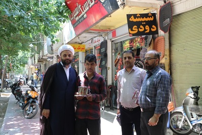 گپ و گفتگوی دوستانه با کسبه و مغازه داران