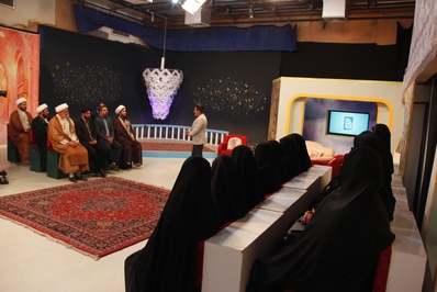 حضور مجموعه‌های مردمی و کارکنان تبلیغات اسلامی قزوین در برنامه زنده تلویزیونی