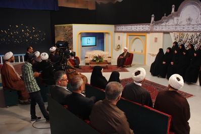 حضور مجموعه‌های مردمی و کارکنان تبلیغات اسلامی قزوین در برنامه زنده تلویزیونی