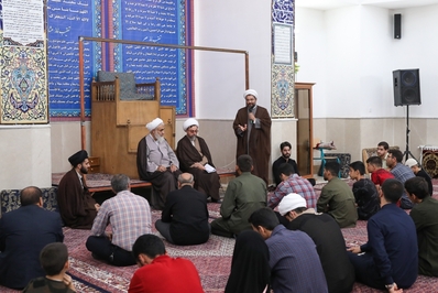 بازدید مدیرکل تبلیغات اسلامی قزوین از فعالیت امام محله مهرگان