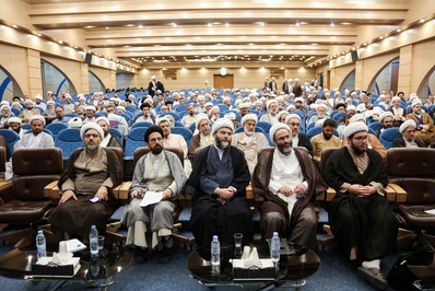 همایش روایان مکتب حسینی در قم