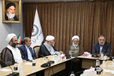 نشست دکتر زاکانی با نخبگان حوزه و دانشگاه در قم