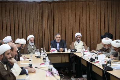 نشست دکتر زاکانی با نخبگان حوزه و دانشگاه در قم