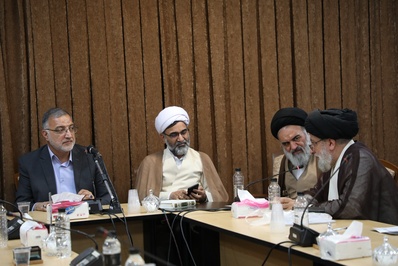 نشست دکتر زاکانی با نخبگان حوزه و دانشگاه در قم