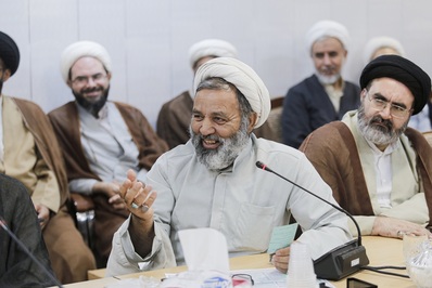 نشست دکتر زاکانی با فعالان فرهنگی قم