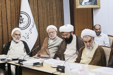 نشست دکتر زاکانی با فعالان فرهنگی قم
