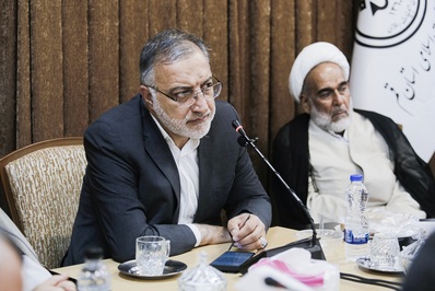 نشست دکتر زاکانی با فعالان فرهنگی قم