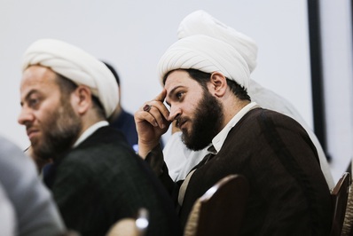 نشست دکتر زاکانی با فعالان فرهنگی قم