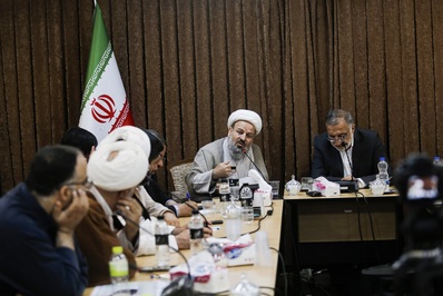 نشست دکتر زاکانی با فعالان فرهنگی قم