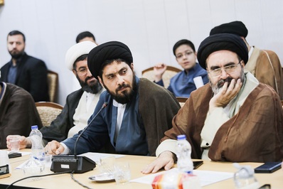 نشست دکتر زاکانی با فعالان فرهنگی قم