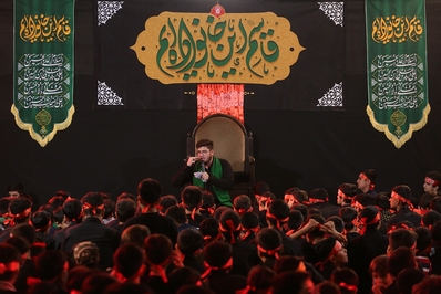 عزاداری نوجوانان قمی در اجتماع «رهروان قرآن، پیروان قاسم»