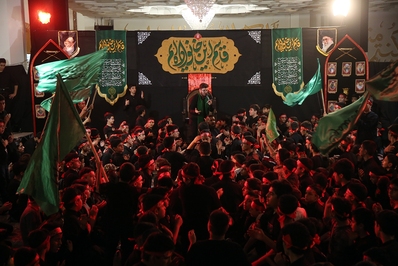 عزاداری نوجوانان قمی در اجتماع «رهروان قرآن، پیروان قاسم»