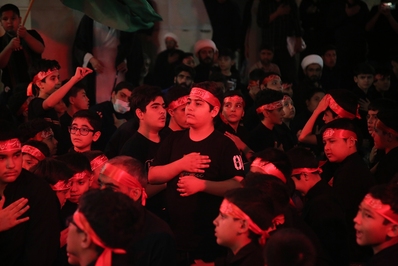 عزاداری نوجوانان قمی در اجتماع «رهروان قرآن، پیروان قاسم»