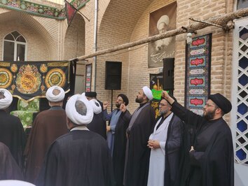 تجمع اعتراضی طلاب و روحانیون یزد در اهانت به قرآن کریم