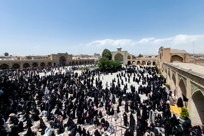 نماز ظهر عاشورای حسینی (ع) در قزوین