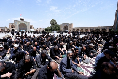 نماز ظهر عاشورای حسینی (ع) در قزوین