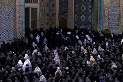 نماز ظهر عاشورای حسینی (ع) در قزوین