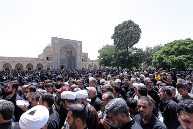 نماز ظهر عاشورای حسینی (ع) در قزوین