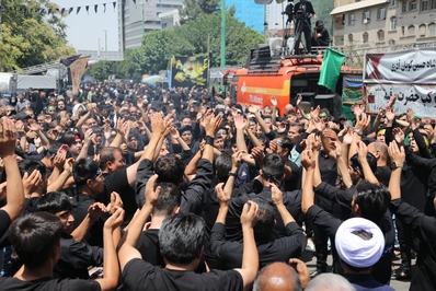 شکوه حضور عزاداران حسینی در مراسم «یوم العباس» کرج