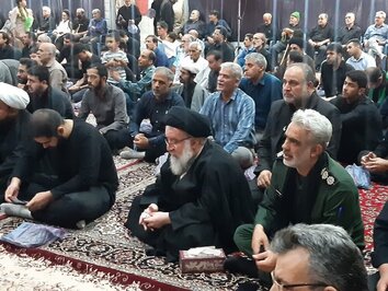 عزاداری شب هجدهم محرم در هیئت رزمندگان اسلام کاشان