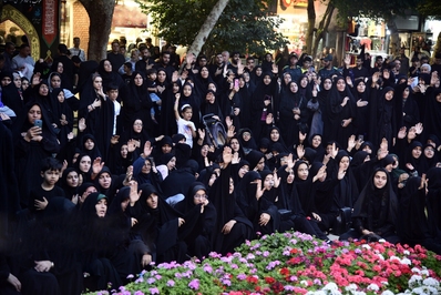 اجتماع دختران دهه هشتادی در اصفهان